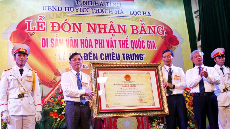 Đón bằng Di sản văn hóa phi vật thể Quốc gia Lễ hội Đền Chiêu Trưng