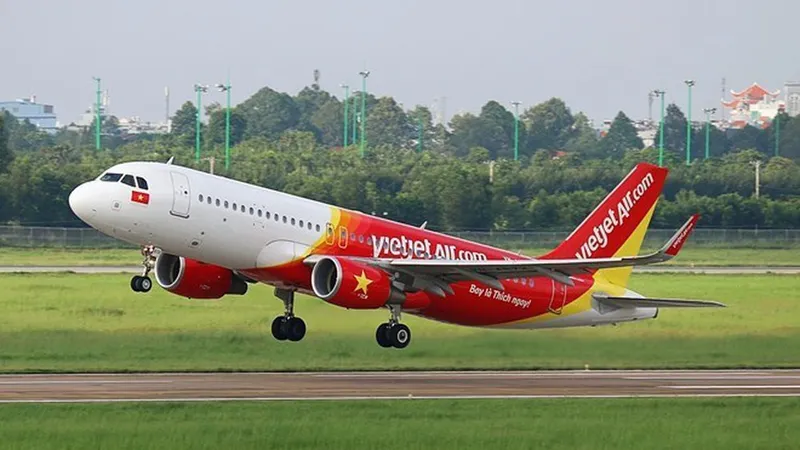 Máy bay Vietjet hạ cánh nhầm đường băng tại Cam Ranh