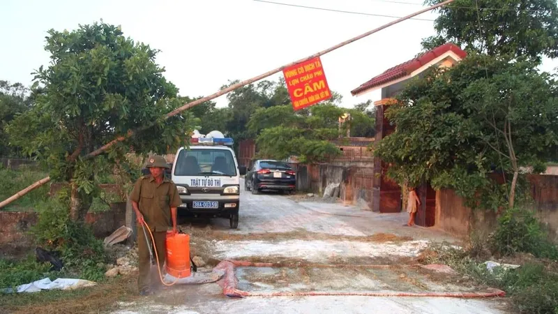 Xử lý tiêu độc khử trùng khu vực có dịch tả heo châu Phi ở Hà Tĩnh