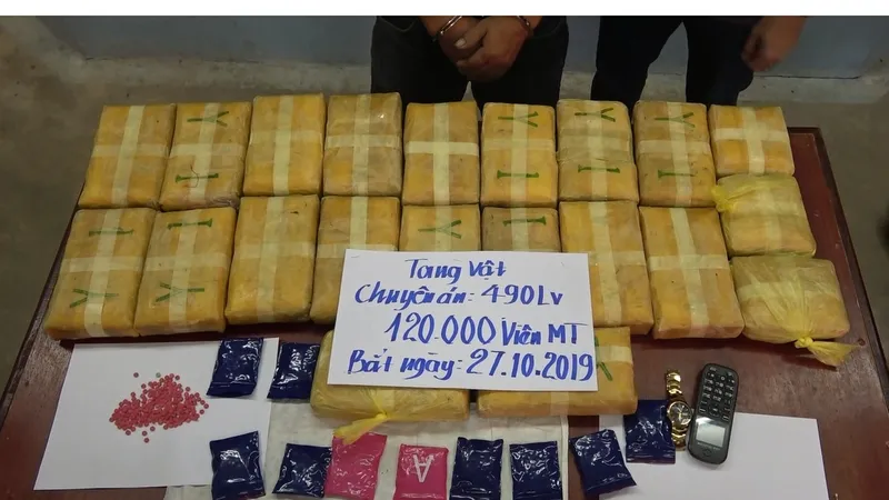 Tang vật 120.000 viên ma túy tổng hợp