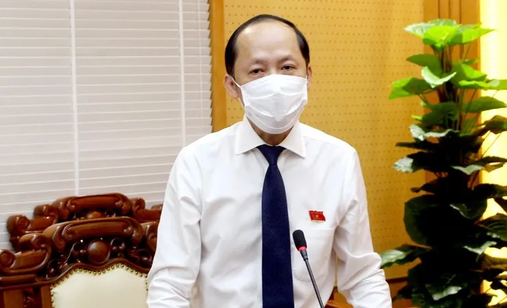 Ông Nguyễn Hồng Lĩnh, Phó Chủ tịch UBND tỉnh Hà Tĩnh phát biểu nhận nhiệm vụ