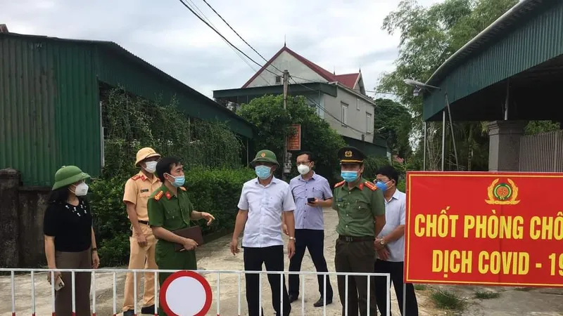Lực lượng chức năng ở tỉnh Hà Tĩnh tiến hành phong tỏa khu vực liên quan