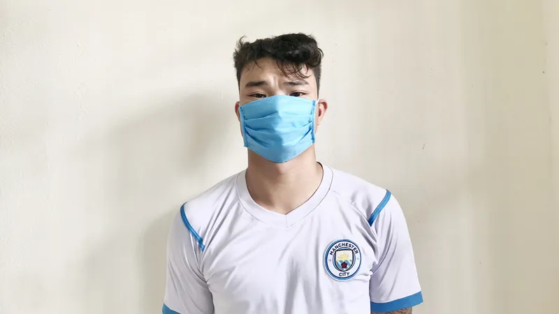 Bùi Huy Lực tại cơ quan công an