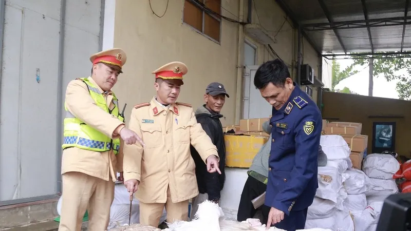 Lực lượng chức năng tiến hành tạm giữ số nội tạng không rõ nguồn gốc xuất xứ
