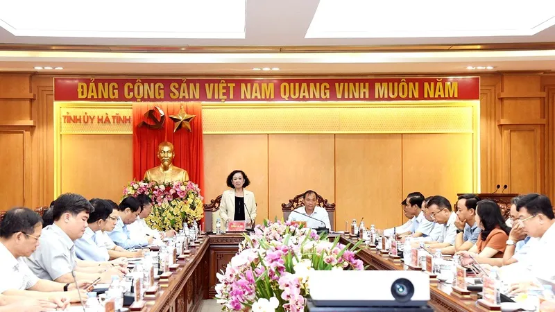 Đoàn công tác Ban Tổ chức Trung ương làm việc với Ban Chấp hành Đảng bộ tỉnh Hà Tĩnh 