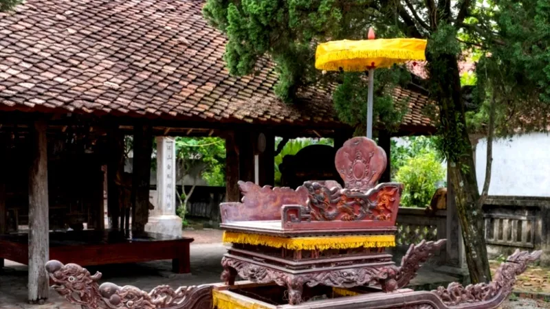 Kiệu rước tiến sĩ vinh quy 
