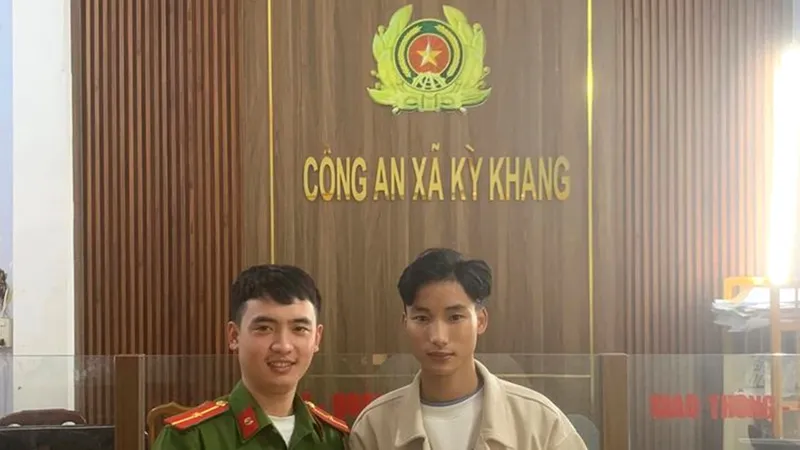 Em Đoàn Quang Vinh trình báo công an xã tìm người chuyển nhầm 200 triệu đồng để trả lại