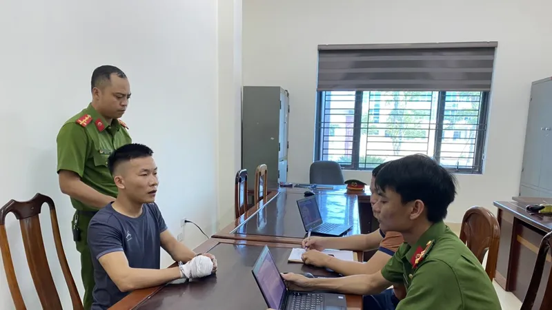 Cơ quan điều tra làm việc với đối tượng Nguyễn Minh Toàn