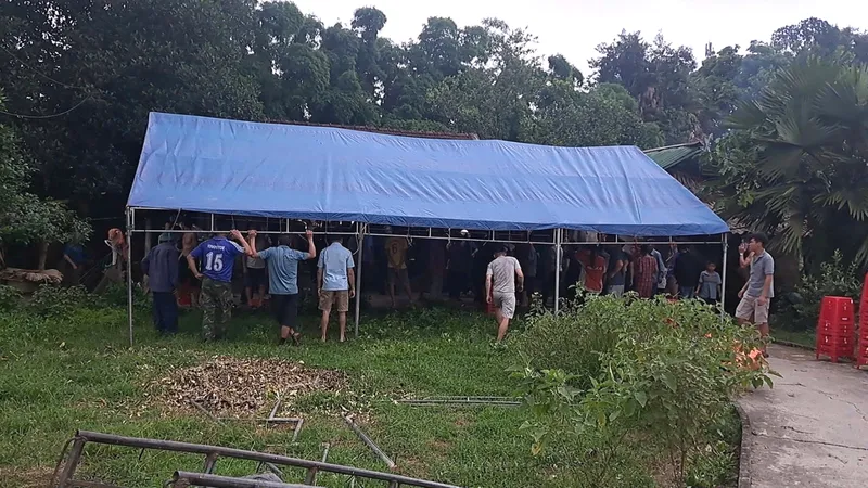 Gia đình và địa phương chuẩn bị lễ mai táng cho nạn nhân