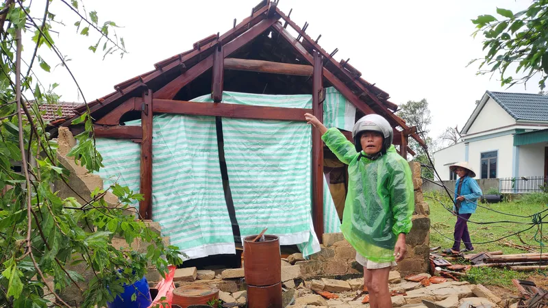 Người dân Hà Tĩnh bị thiệt hại nặng do bão số 10 gây ra 