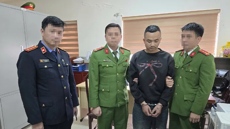 Cơ quan chức năng bắt giữ Trương Minh Tú. Ảnh: Công an Nghệ An 