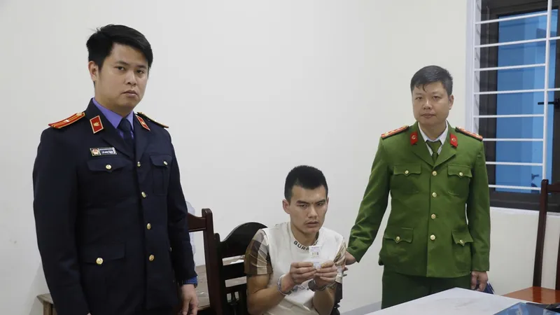 Đối tượng Mã Văn Vũ tại cơ quan công an. Ảnh: Công an Nghệ An