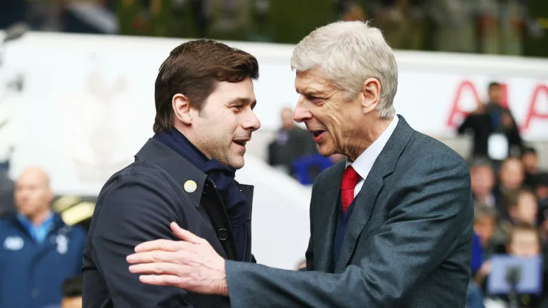 Arsene Wenger (phải) và Mauricio Pochettino xem ra khó thân thiện trong lần gặp nhau này. Ảnh: Getty Images 