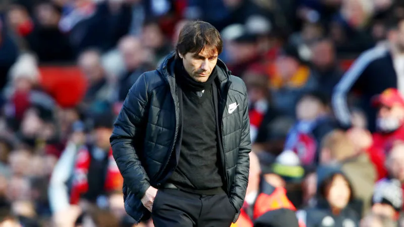 Dáng vẻ thất vọng của HLV Antonio Conte sau thất bại tại Man.United. Ảnh: Getty Images