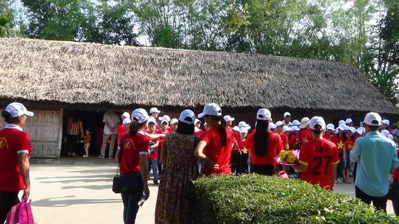 Hành trình về thăm quê Bác