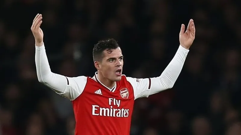 Granit Xhaka tiếp tục khiến nội bộ Arsenal không bình yên. Ảnh: Getty Images 