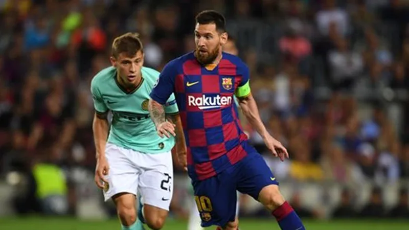 Lionel Messi trong lần đối đầu Inter Milan ở Champions League. Ảnh: Getty Images 