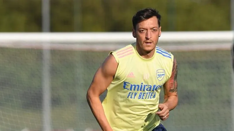 Arsenal rõ ràng muốn Mesut Oezil đi càng nhanh càng tốt. 