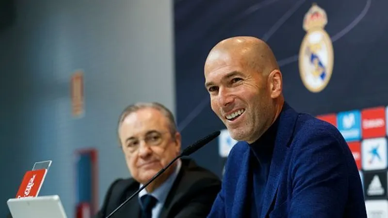 Chủ tịch Florentino Perez sẽ cố thuyết phục Zinedine Zidane ở lại. Ảnh: Getty Images