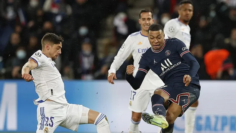 Kylian Mbappe vừa ghi bàn giúp PSG đánh bại Real ở Champions League.