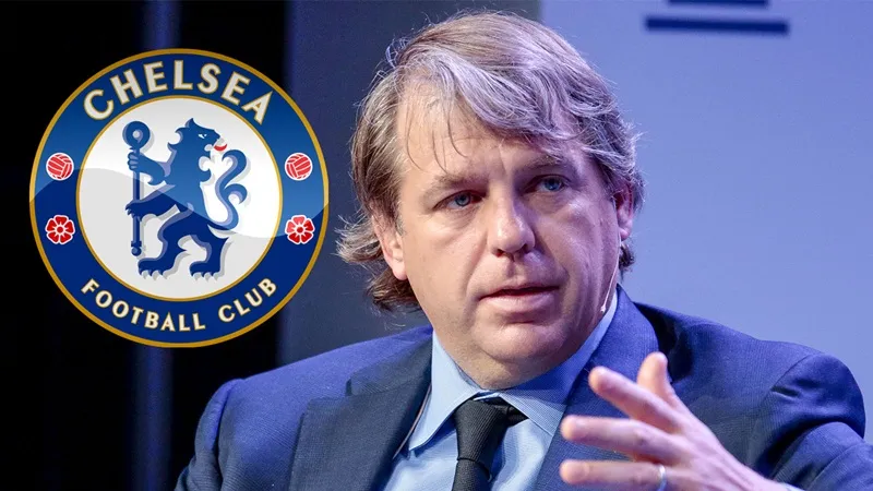 Todd Boehly và nhóm đầu tư của mình vẫn phải đợi phán quyết từ Chính phủ Anh.