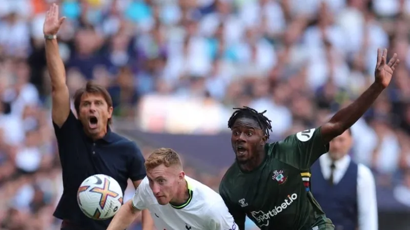 HLV Antonio Conte khẳng định cần sự mạnh mẽ nhất cho ngày khai màn. Ảnh: Getty Images