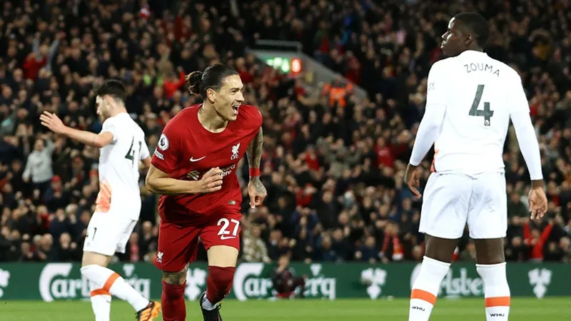 Darwin Nunez mừng bàn thắng đầu tiên của anh ở Anfield. Ảnh: Getty Images