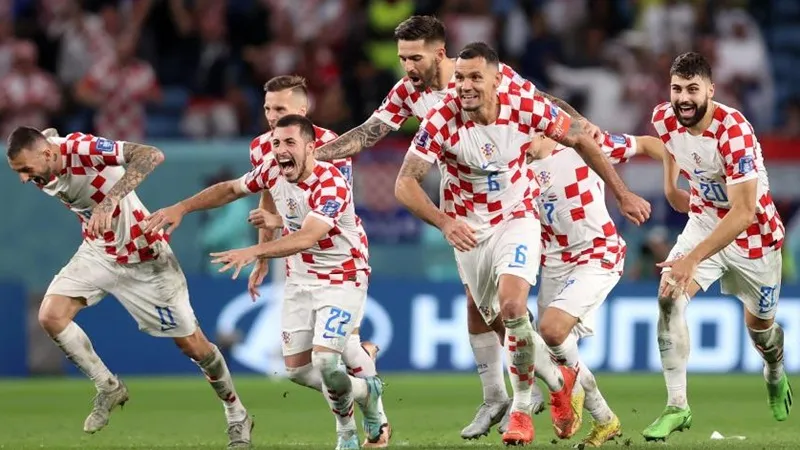Croatia lần thứ 7 trong 8 trận knock-out gần nhất tại các giải đấu lớn phải bước vào hiệp phụ, lần thứ 3 liên tiếp thắng sau loạt sút luân lưu tại World Cup.