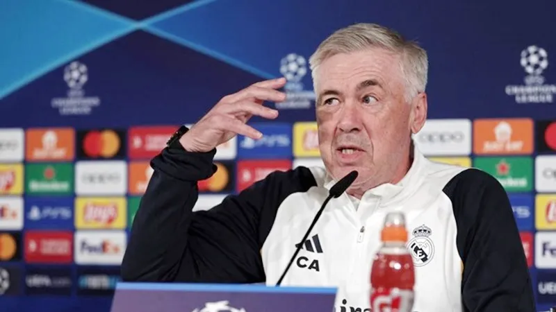 HLV Carlo Ancelotti thừa nhận khó khăn để chọn thủ môn khi Real Madrid chơi trận chung kết Champions League với Borussia Dortmund.