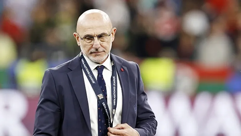 HLV Luis de la Fuente tin cầu thủ Tây Ban Nha vẫn sẵn sàng giành vé dự World Cup 2026.