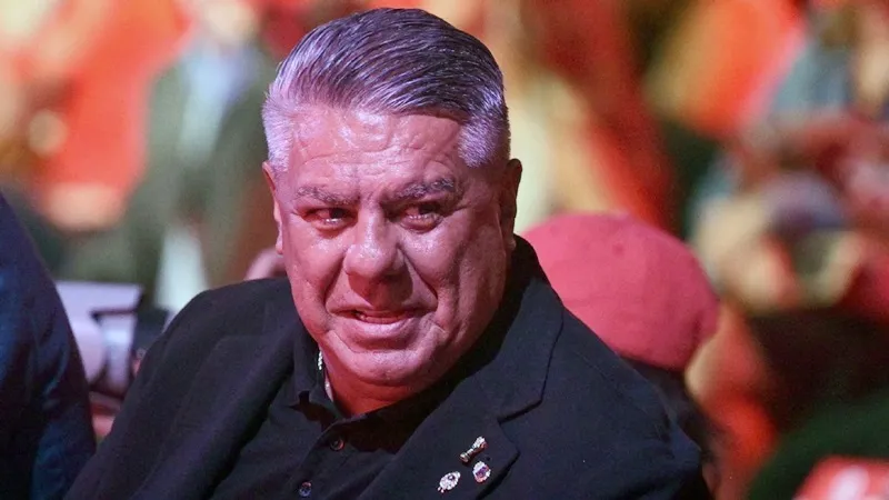 Chủ tịch Liên đoàn bóng đá Argentina (AFA) Claudio Tapia và 4 quan chức khác bị cấm xuất cảnh khỏi đất nước.