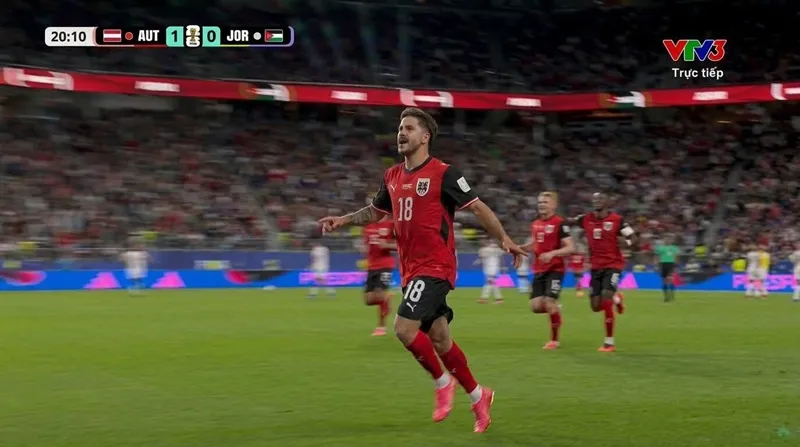 Tuyển Áo giành lấy 3 điểm đầu tiên tại bảng J với chiến thắng 2-1 trước Jordan.