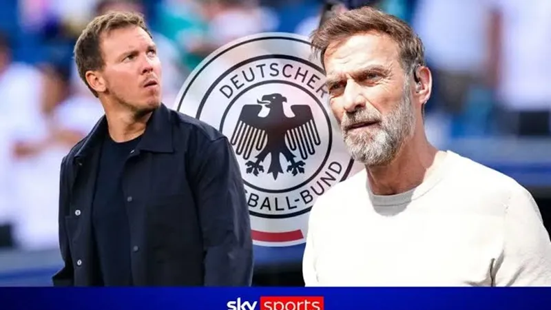 Julian Nagelsmann (trái) từ chức và Jurgen Klopp được liên hệ tiếp quản vị trí HLV đội tuyển Đức.