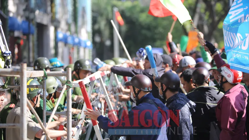 Diễn tập xử lý tụ tập đông người năm 2019 tại TPHCM. Ảnh: THÀNH CHUNG