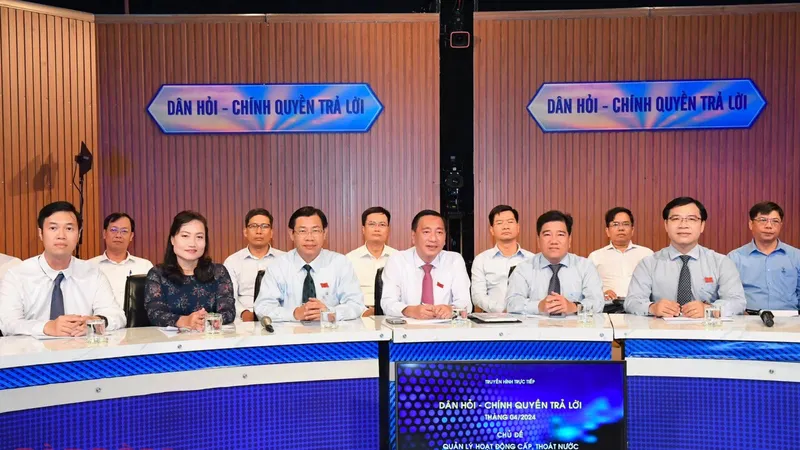 Các đại biểu tham dự chương trình “Dân hỏi - Chính quyền trả lời” số tháng 4-2024. Ảnh: VIỆT DŨNG