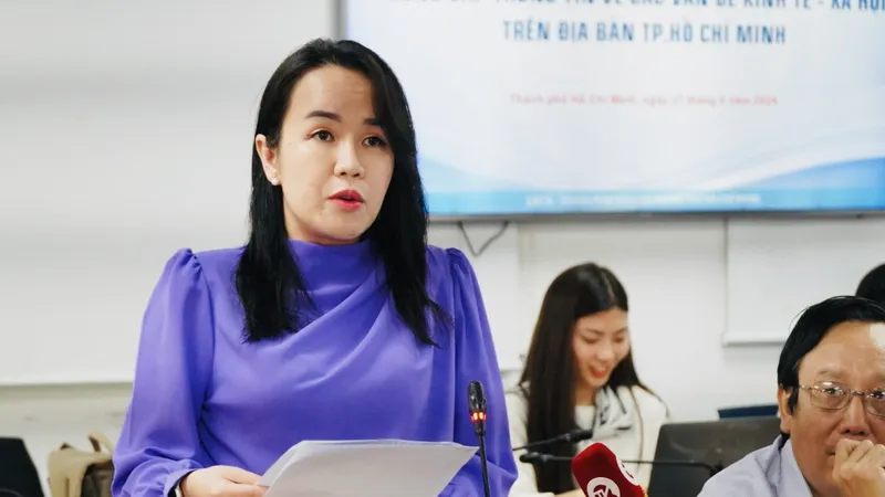 Bà Lê Thiện Huỳnh Như, Chánh Văn phòng Sở Y tế TPHCM cung cấp thông tin đáng chú ý tại buổi họp báo chiều 27-6