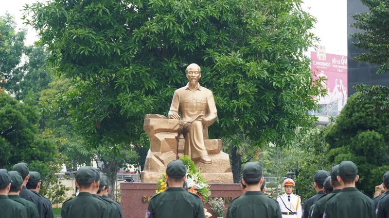Trung đoàn CSCĐ Đông Nam TPHCM, Bộ Tư lệnh CSCĐ, Bộ Công an đã tổ chức Lễ báo công dâng Bác. Ảnh: THÀNH CHUNG