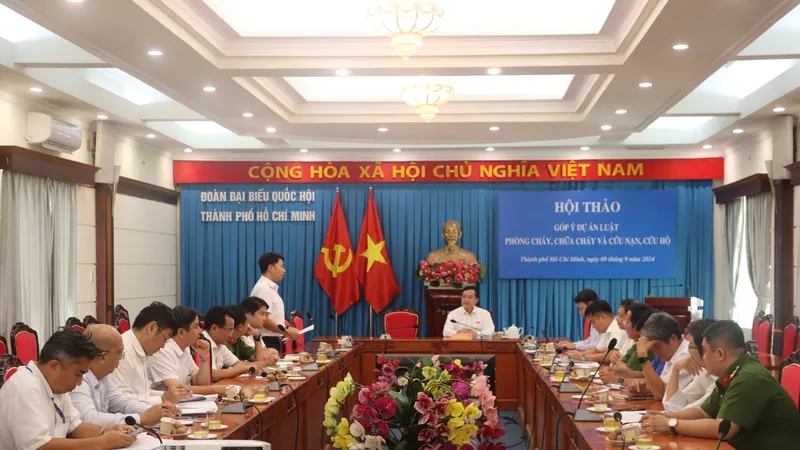Toàn cảnh hội thảo góp ý dự án Luật PCCC-CNCH tại Đoàn ĐBQH TPHCM chiều 9-9. Ảnh: CẨM TUYẾT 