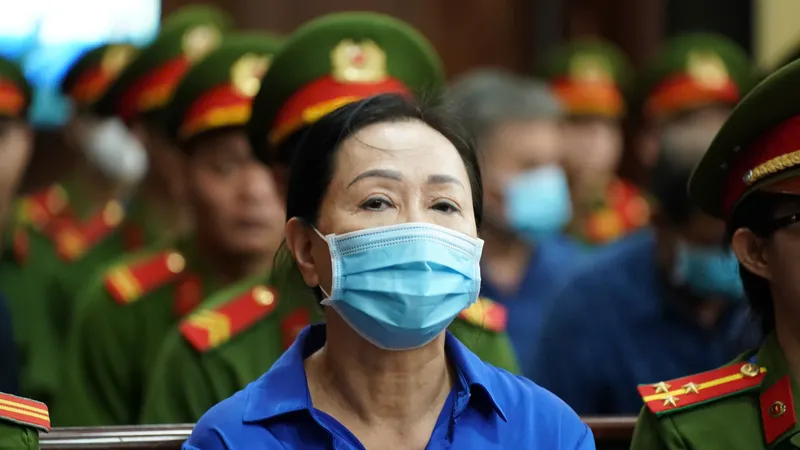 Bị cáo Trương Mỹ Lan tại tòa. Ảnh: HOÀNG HÙNG