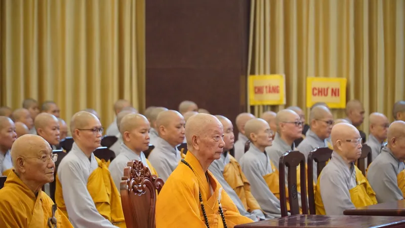 Đại lão Hòa thượng Thích Trí Quảng, Pháp chủ Hội đồng Chứng minh Giáo hội Phật giáo Việt Nam quang lâm chứng minh buổi lễ
