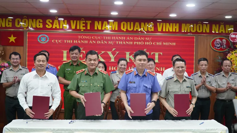 Cục THADS TPHCM ký kết quy chế phối hợp trong công tác thi hành án dân sự. Ảnh minh họa: THÀNH CHUNG 