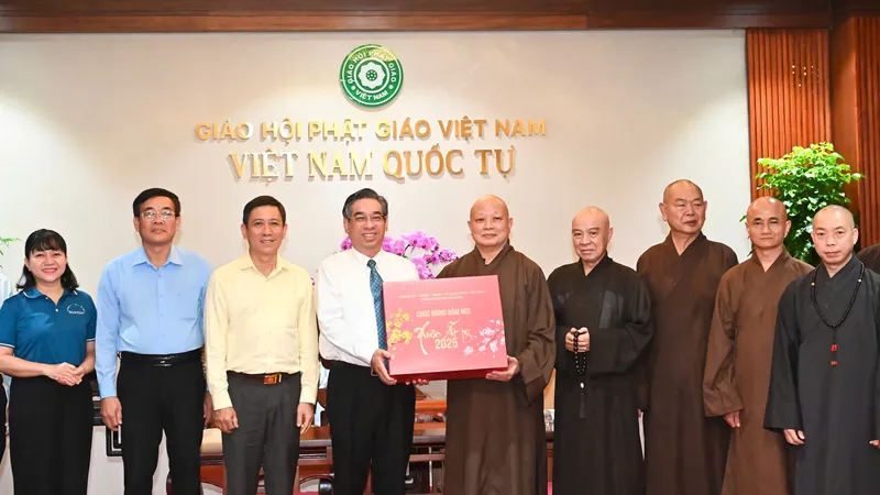 Lãnh đạo TPHCM thăm, chúc mừng Ban Trị sự Giáo hội Phật giáo Việt Nam TPHCM nhân dịp Tết Ất Tỵ 2025