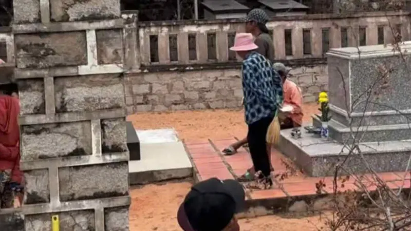 Podcast bản tin tối 11-3: Công an vào cuộc vụ "nhóm người "xin đểu" ở nghĩa trang TP Phan Thiết