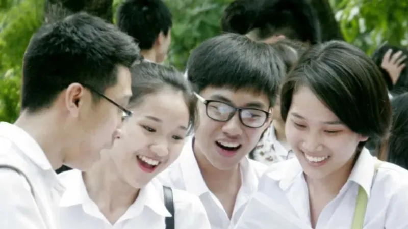 Podcast bản tin tối 22-8: Nhiều trường lấy điểm chuẩn kỷ lục dù phổ điểm giảm; Người dân trả lại 2 tỷ đồng cho người chuyển nhầm tài khoản