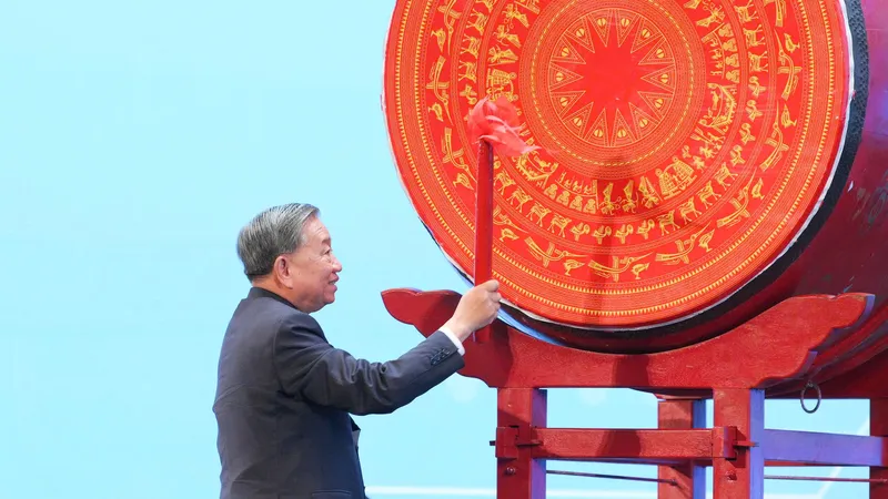 Podcast bản tin trưa 5-9: Tổng Bí thư Tô Lâm đánh trống khai giảng năm học 2025-2026 
