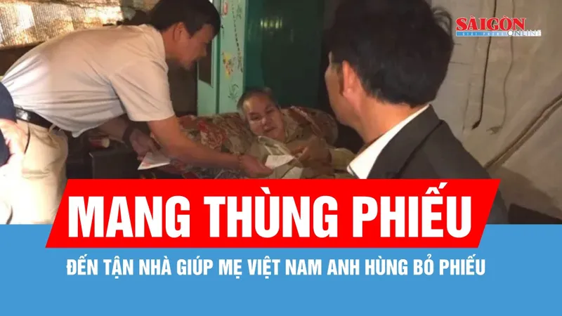 Quảng Ngãi: Mang thùng phiếu đến tận nhà giúp Mẹ Việt Nam anh hùng bỏ phiếu