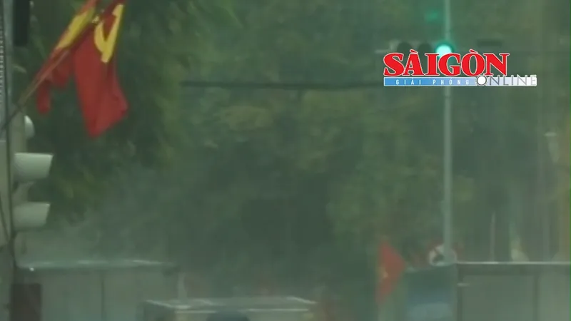 Ngày 20-5, mưa rào và dông sẽ xuất hiện trên cả nước, cục bộ có nơi mưa rất to. Trong mưa dông có khả năng xảy ra lốc, sét và gió giật mạnh.
