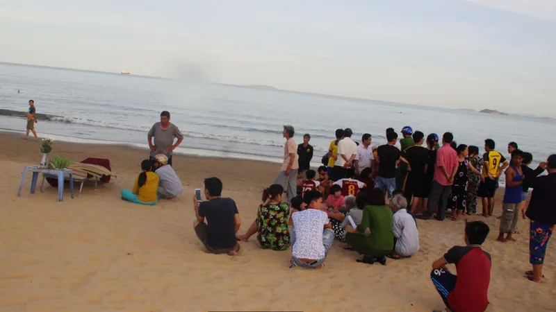 Hiện trường người đàn ông xỉn rượu tắm biển bị đuối nước