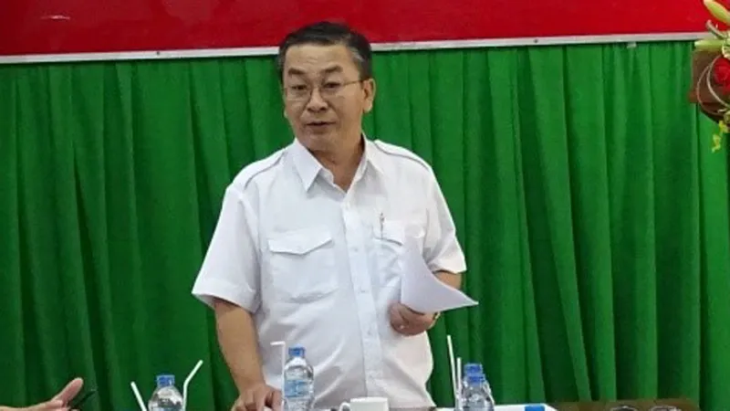 Thi hành kỷ luật khiển trách Bí thư Quận ủy quận Bình Tân 