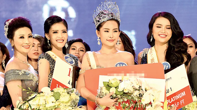 Việc nhan sắc Lê Âu Ngân Anh đăng quang Hoa hậu Đại dương 2017 khiến dư luận “dậy sóng”